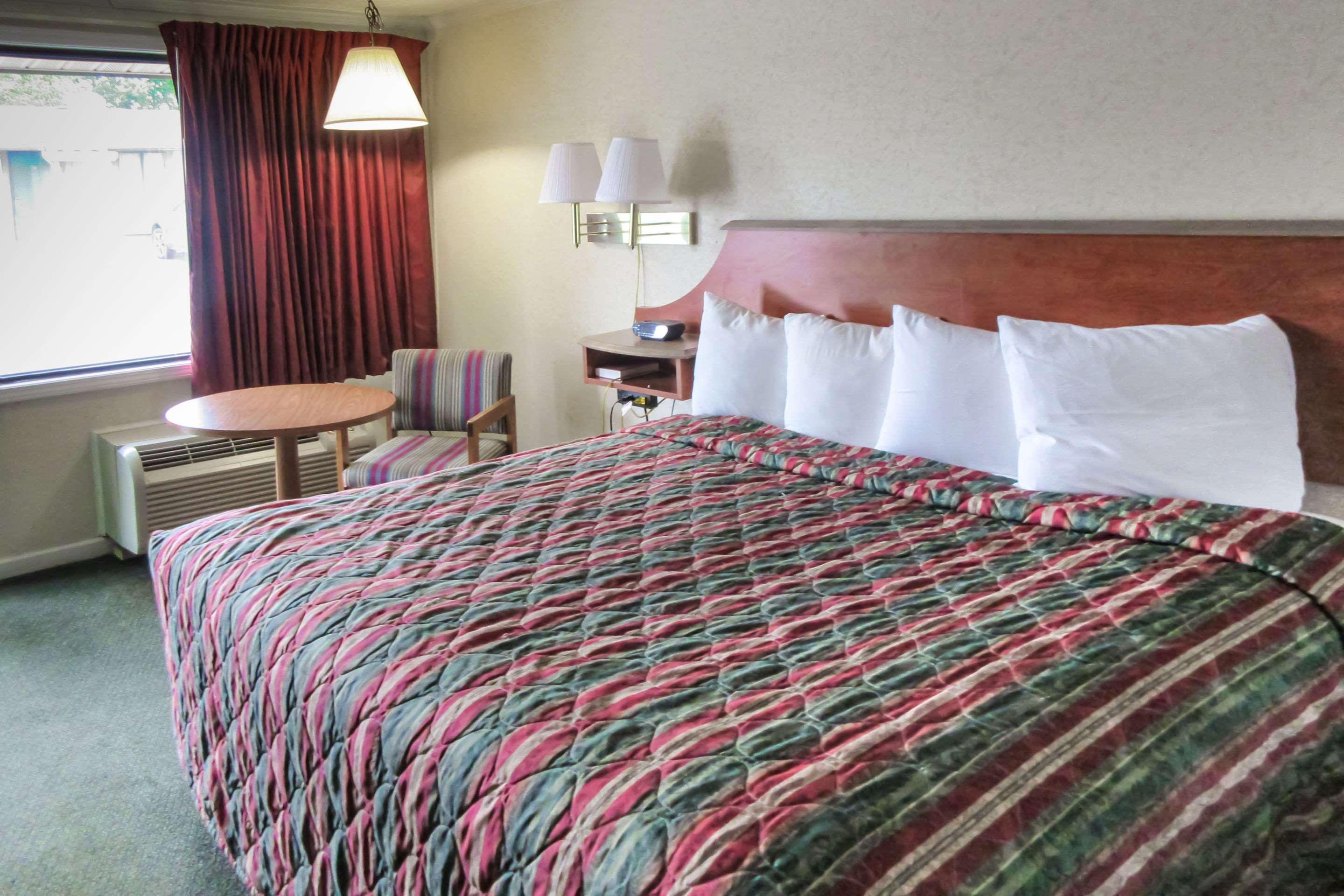 Days-Inn By Wyndham Liverpool-Syracuse Bagian luar foto